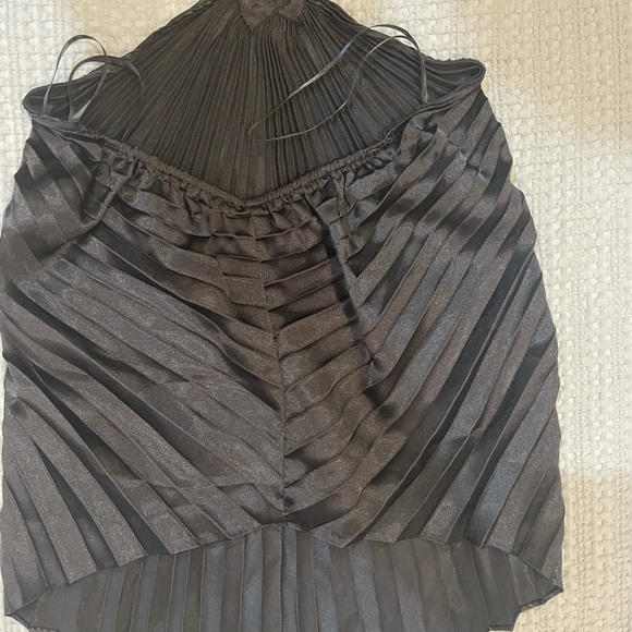 Silk pleated halter.Embellished on front Neverworn - Picture 4 of 4